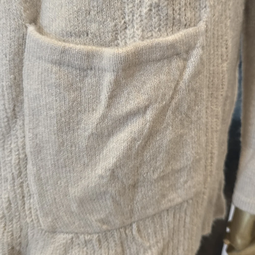 Cardigan - Picture 4 of 8